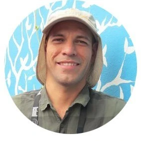 Oveth Fuentes, guía de Birding Costalegre